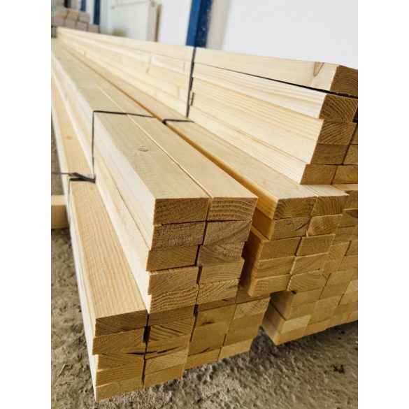 Lucfenyő léc  2,8x4,8x400cm